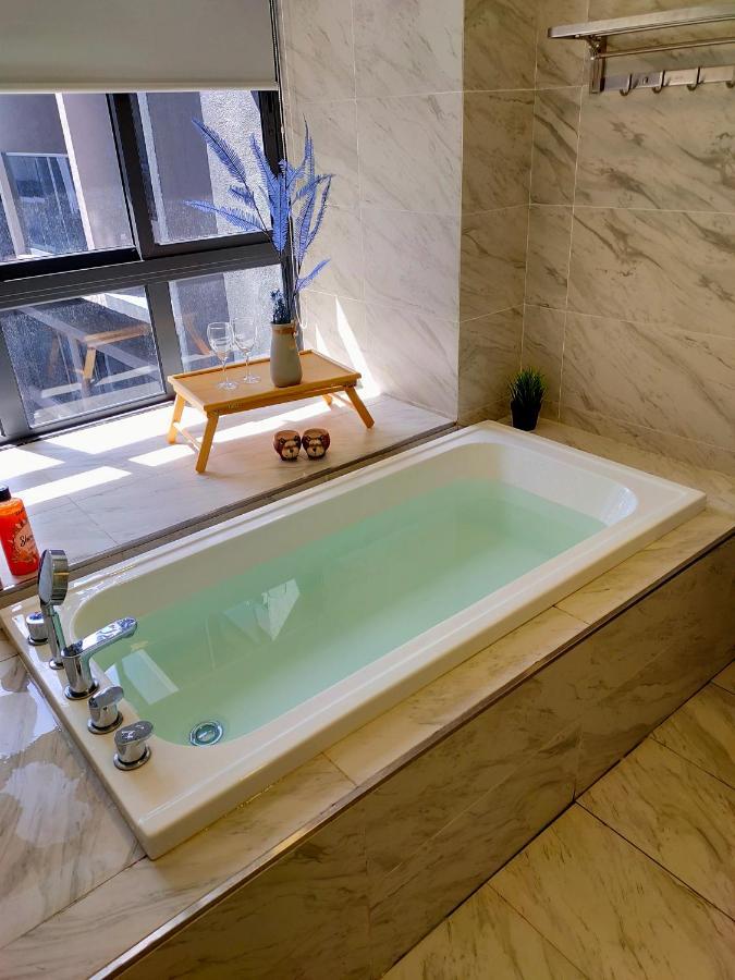 Melaka Town - Imperio Residence Studio With Bathtub المظهر الخارجي الصورة